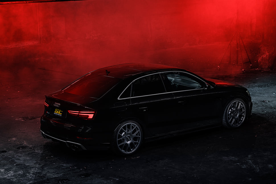 According to the parts certificate, the center of gravity of the Audi RS3 and S3 can be freely selected from 15 - 30 millimeters at the front and rear axles.